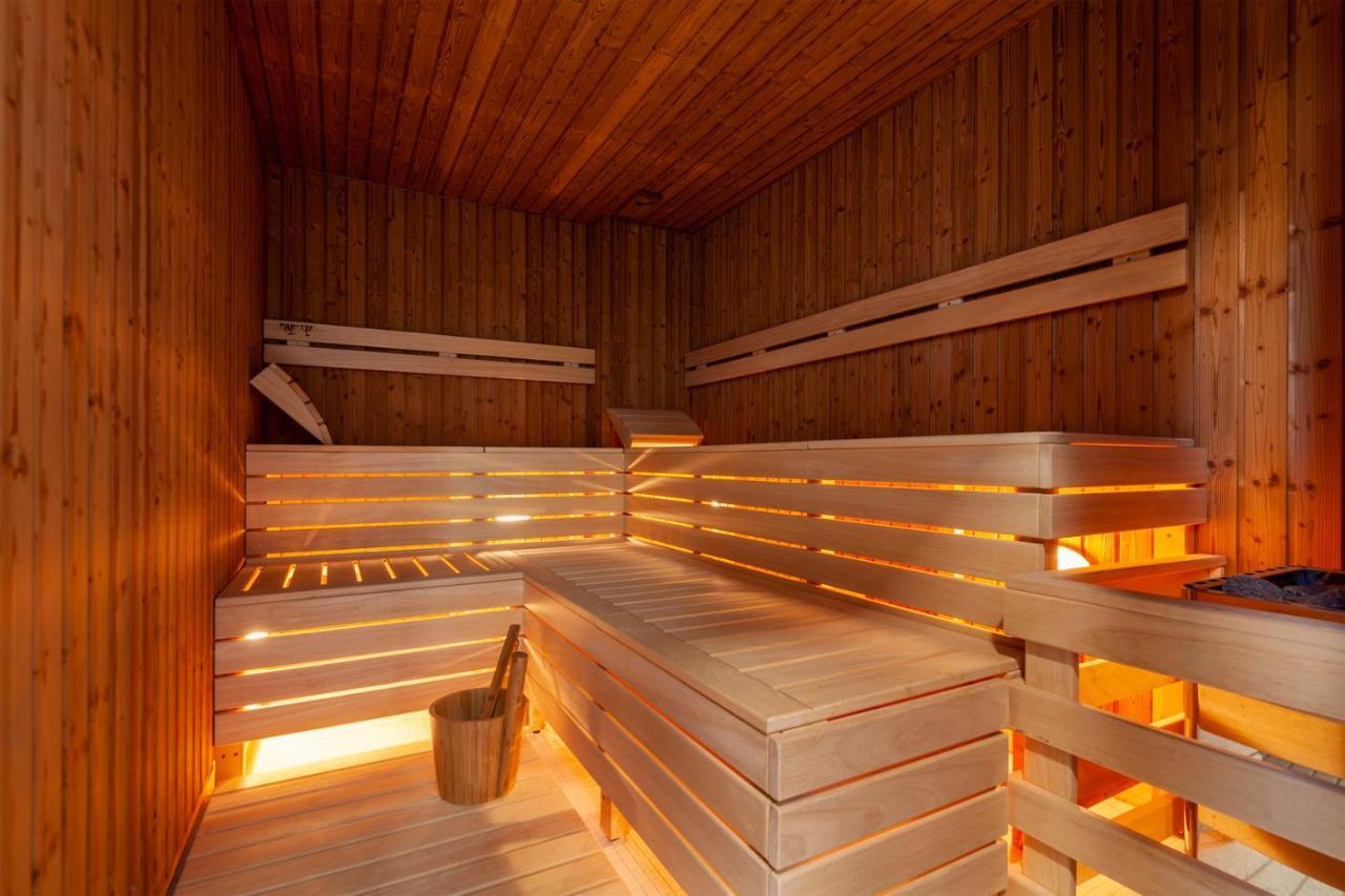 Tee Room Celadna & Wellness ภายนอก รูปภาพ